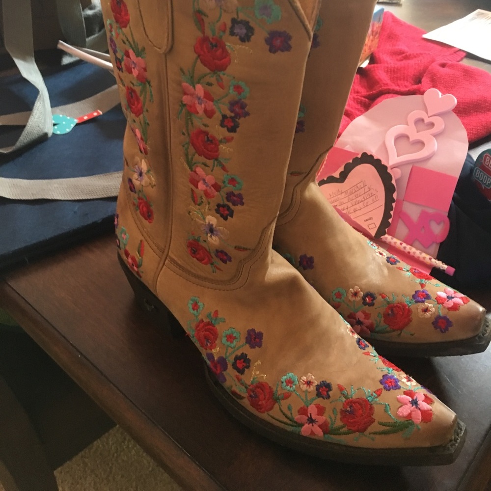 Eight second angel cowgirl boots size 8